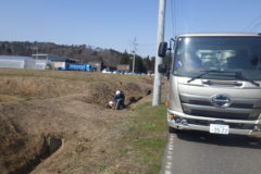 会社周辺側溝清掃